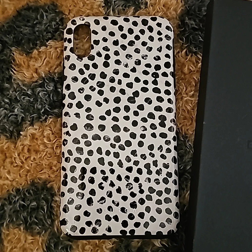 Burga iphone xs max hybrid 2 layer case cheetah vibe polka dot